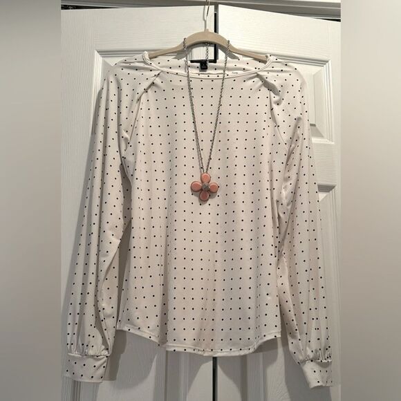 Timeless! Banana Republic black & white polka-dot top! - Picture 5 of 9